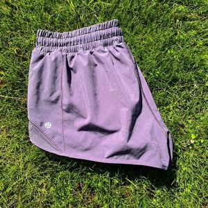 Lululemon Hotty Hot Short II LR *2.5"